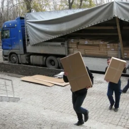 Обеспечили рекордную погрузку 50 тонн товара в Атырау