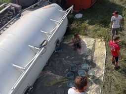 Перегрузили цемент из цистерны